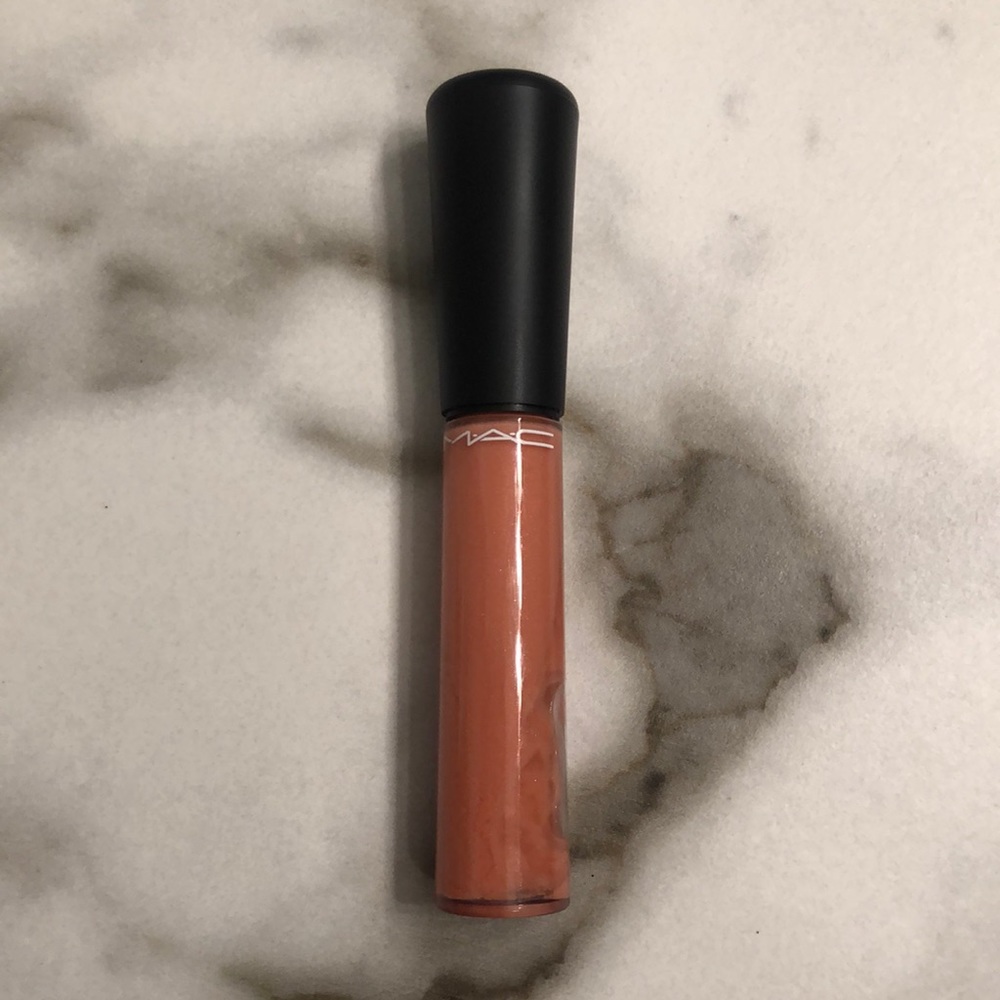 MAC Mineralize lip-glass, Modest.